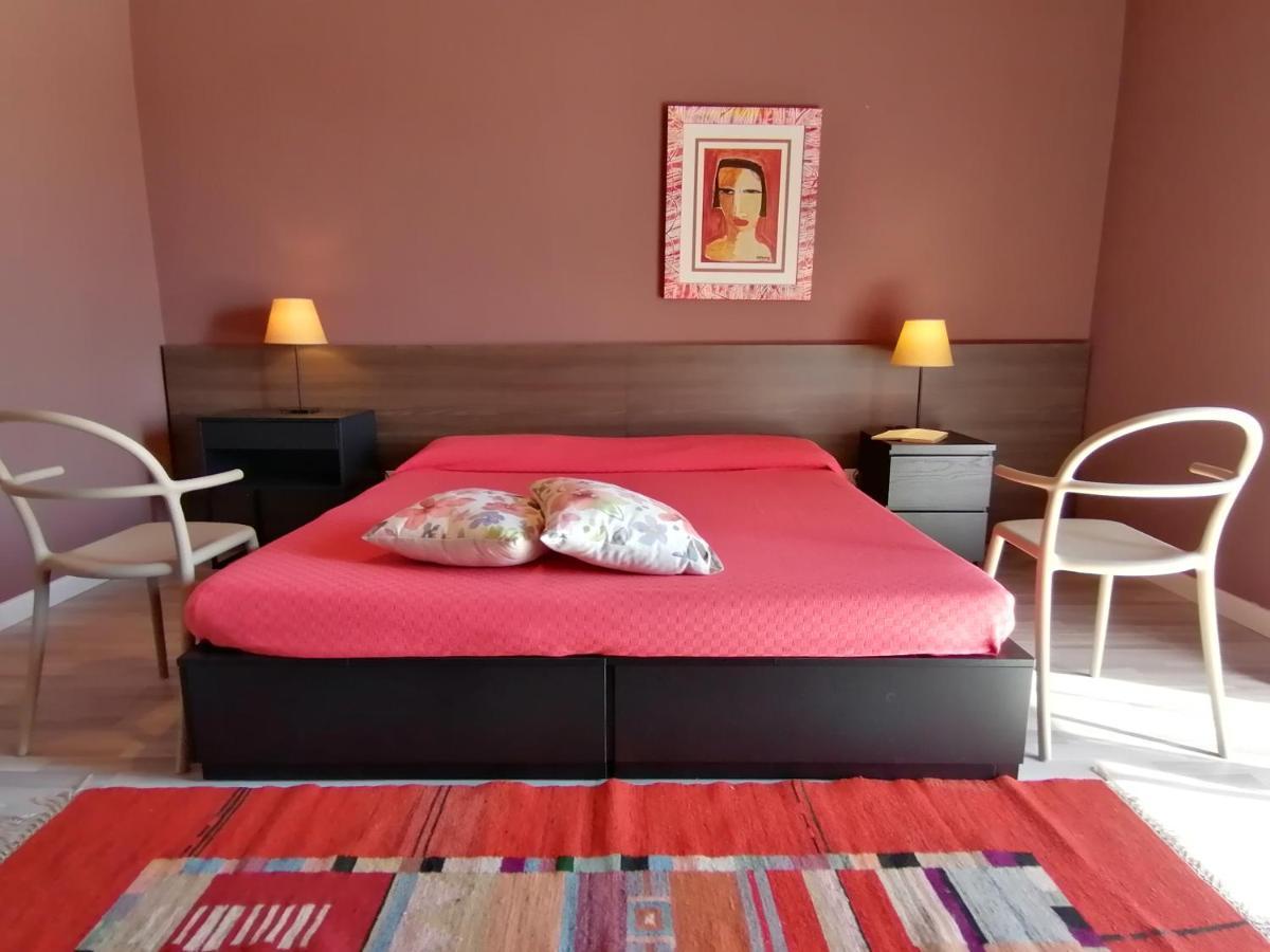 Inner City De Luxe Apartment คาตาเนีย ภายนอก รูปภาพ