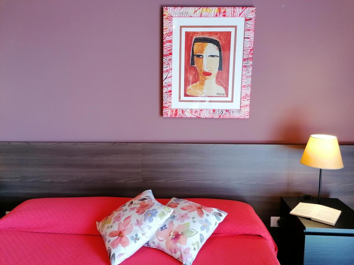 Inner City De Luxe Apartment คาตาเนีย ภายนอก รูปภาพ