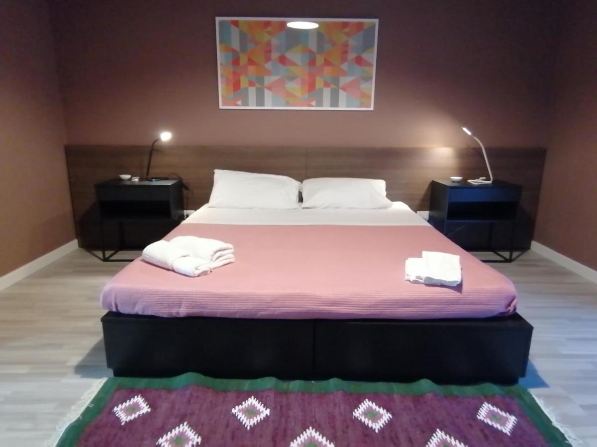 Inner City De Luxe Apartment คาตาเนีย ภายนอก รูปภาพ